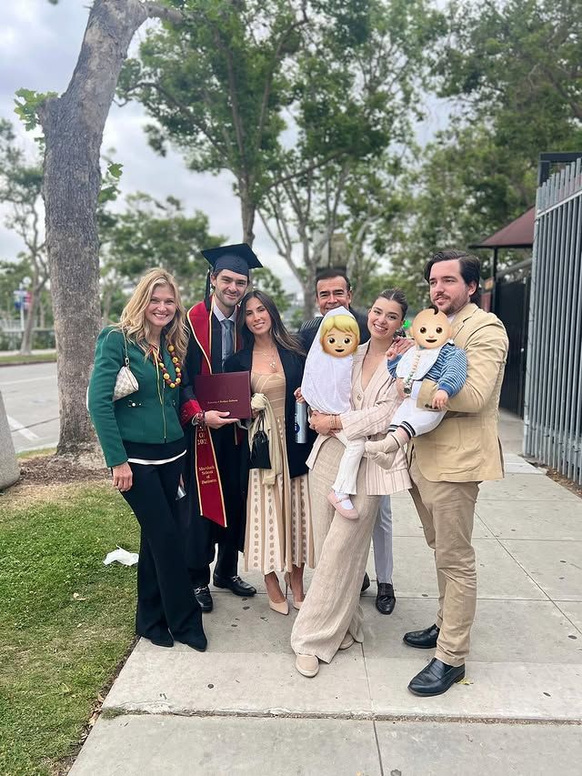 Toño y toda su familia acompañaron al graduado