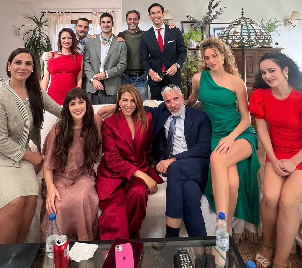 Parte del elenco de 'La Encrucijada'
