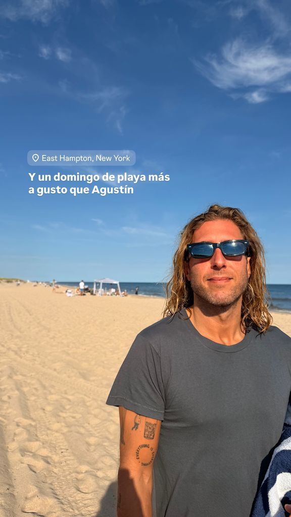 Charlie Schein en la playa de los Hamptons