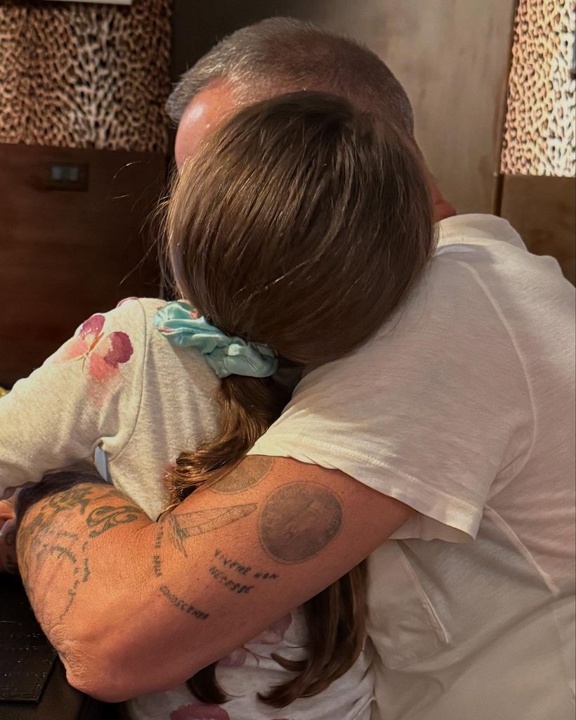 Sharon Fonseca compartió esta foto de Gianluca con su hija Blu Jersulema en un lindo momentos juntos.