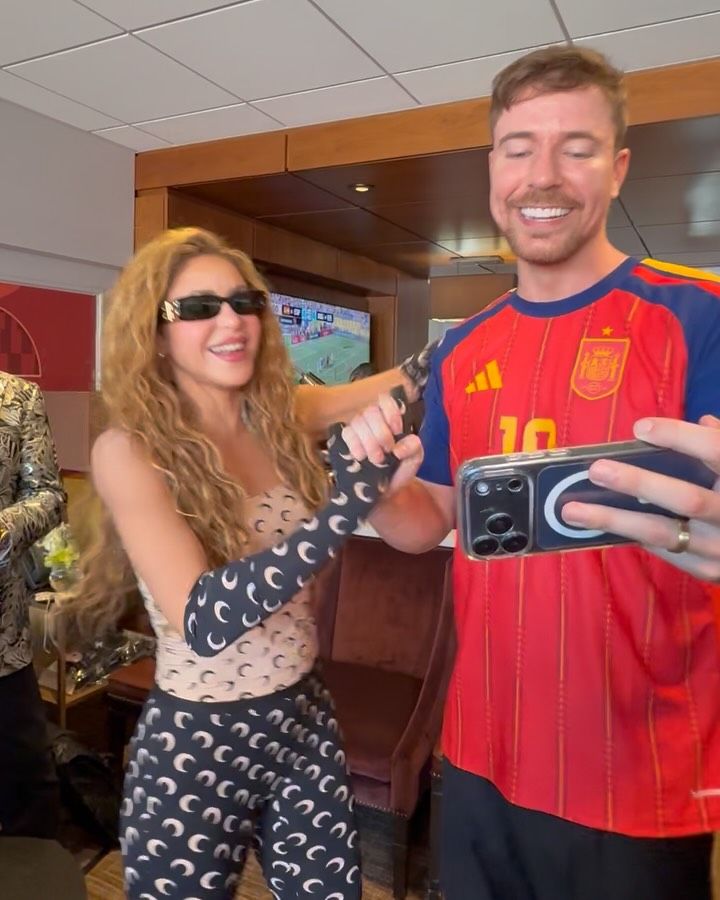 Shakira con 'Mr. Beast', el rey de YouTube.
