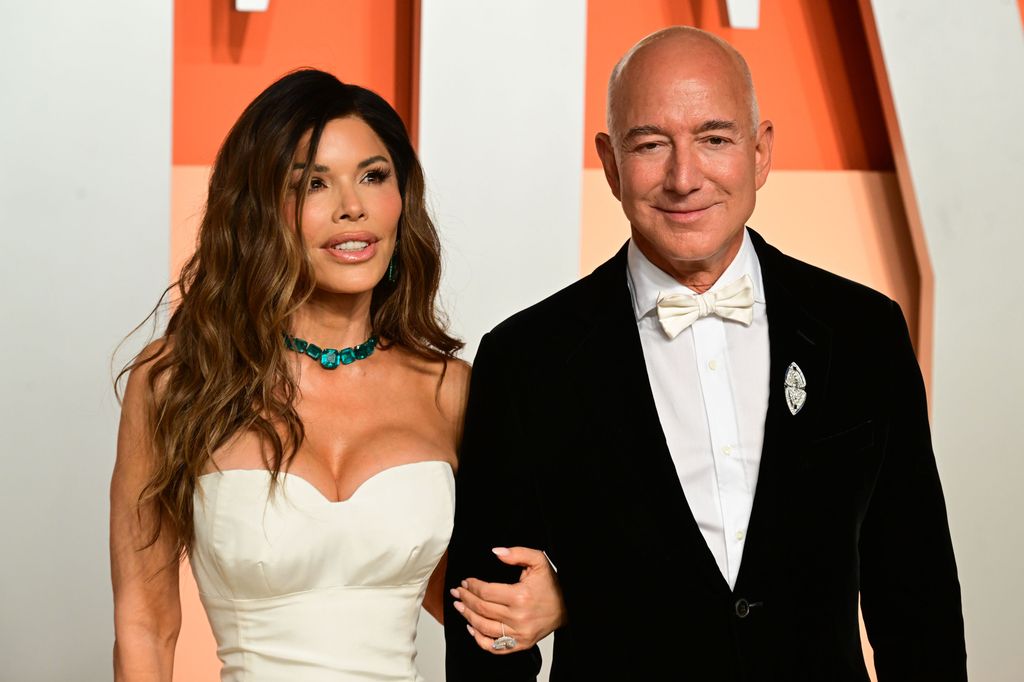 Jeff Bezos y su prometida Lauren Sánchez 