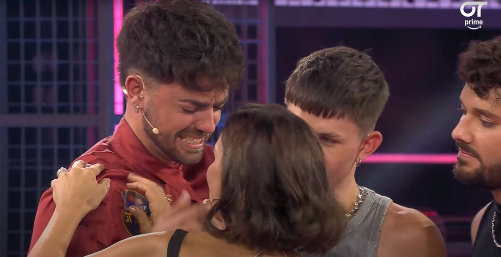 Chenoa con Iván Rojo en OT 2025