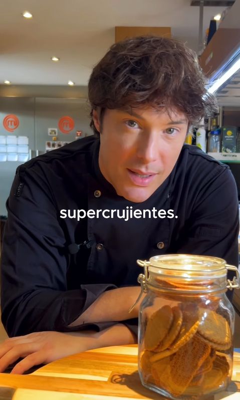 Jordi Cruz cuenta su truco para unas galletas crujientes por más tiempo. 