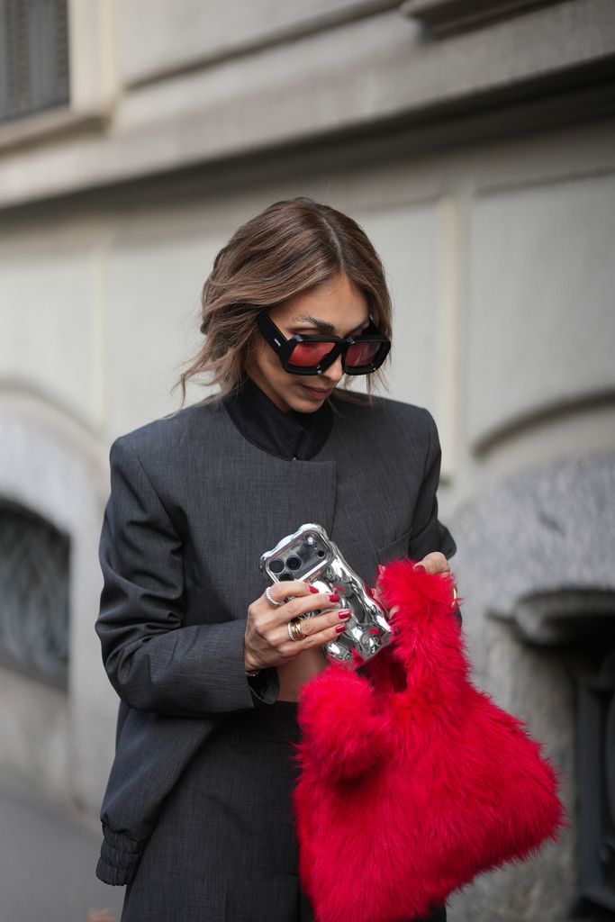 5 cosas que debe tener el bolso de trabajo perfecto para editoras de moda