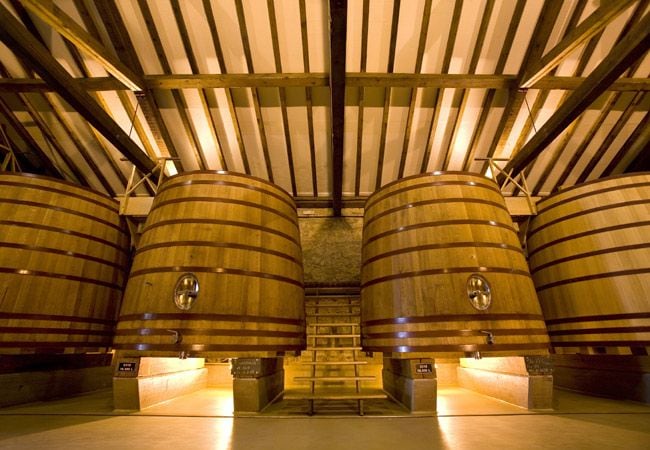 Imagen del interior de las instalaciones de bodegas CVNE.
