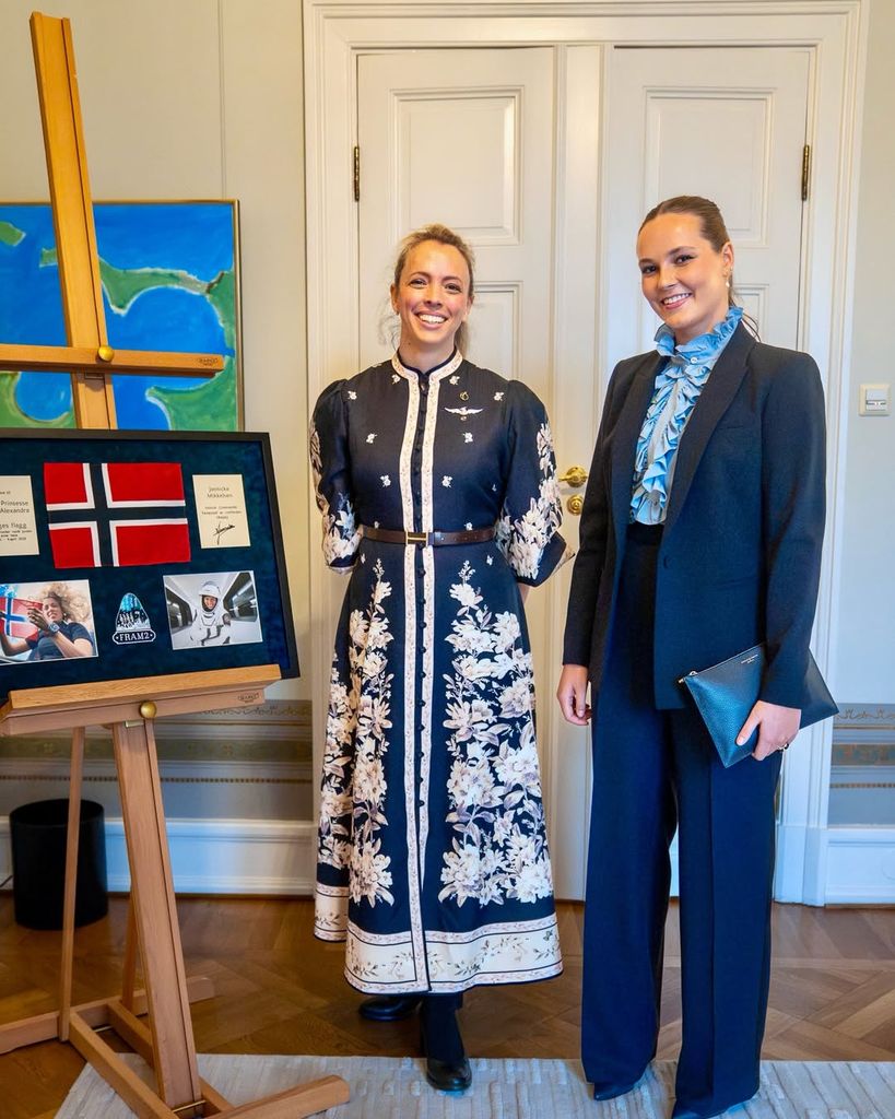 Jannicke Mikkelsen le ha regalado a Ingrid de Noruega la bandera con la que viajó al espacio
