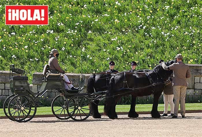 El carruaje con los guantes, la gorra y la manta de Felipe de Edimburgo, protagonistas destacados en su despedida