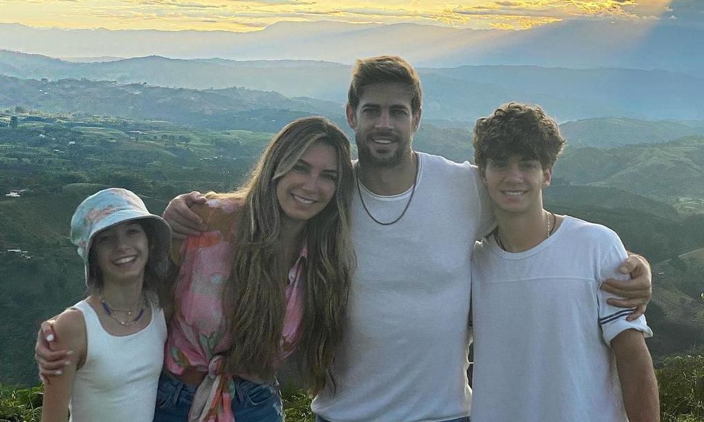 Elizabeth Gutiérrez y William Levy con sus hijos