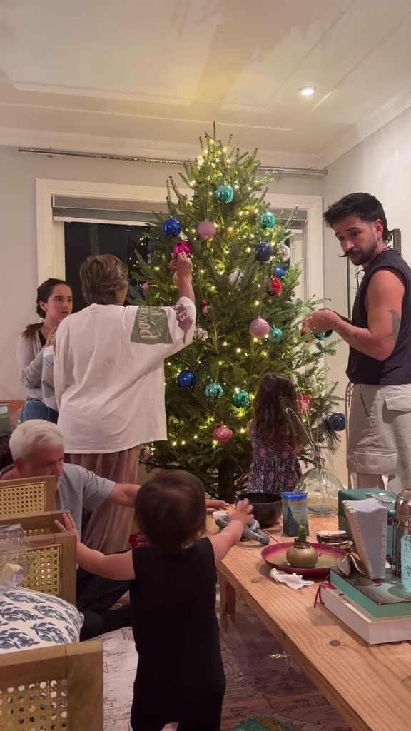 Lía Correa, madre de Camilo, apareció también en la escena.