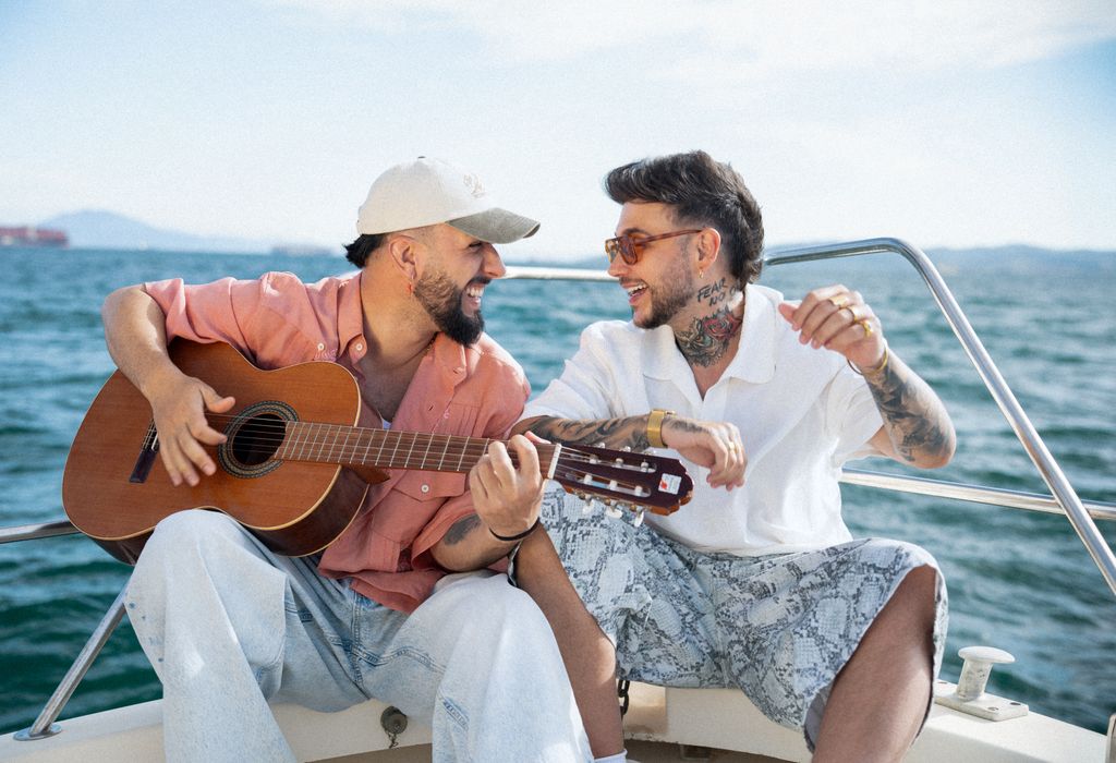 Juan Carlos Arauzo y Tony Mateo celebran el buen rollo y el verano en su último disco