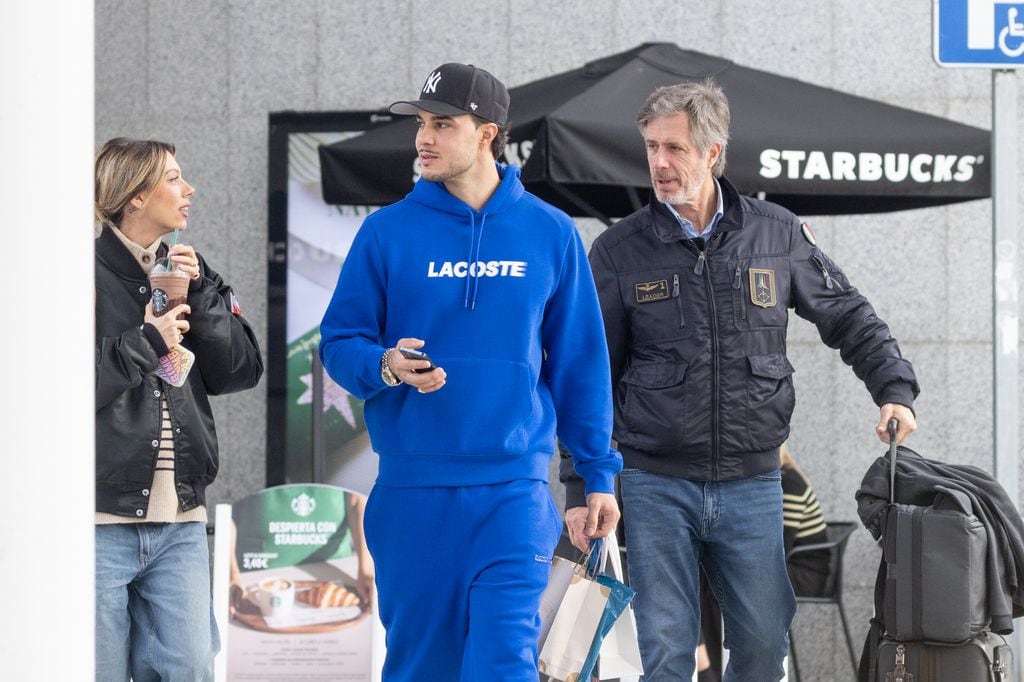 Carlo Costanzia Flores con su padre, Carlo Constanzia di Castiglione y Alejandra Rubio