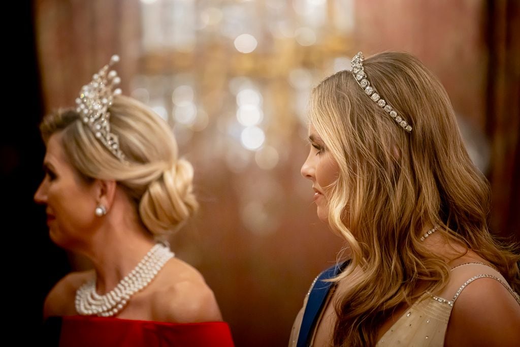 La reina Máxima y la princesa Amalia juntas en el palacio de Ámsterdam.