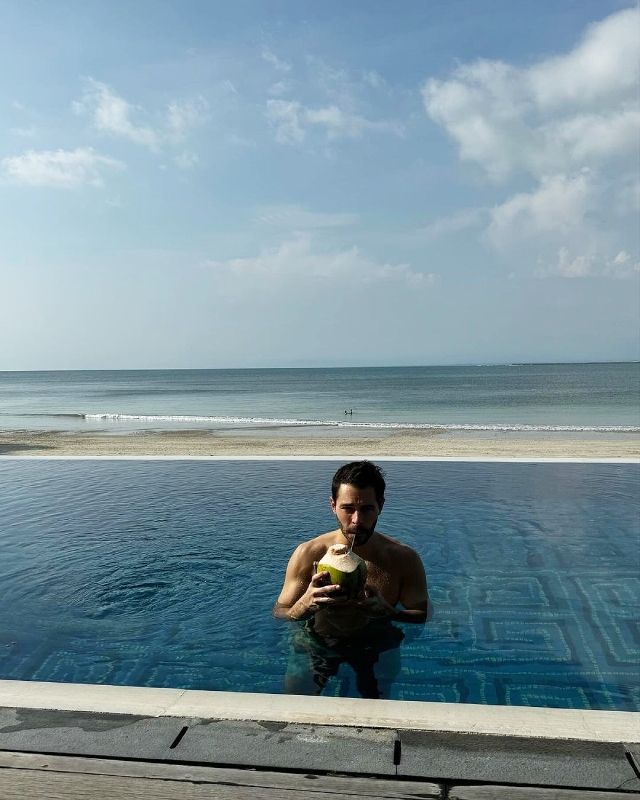 Hande Erçel y Hande Erçel disfrutan de sus románticas vacaciones en Bali