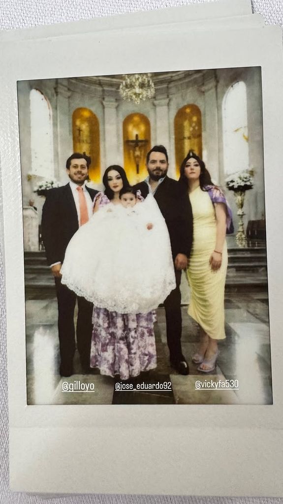 Tessa, la hija de José Eduardo Derbez, se reencuentra su con tía y madrina Vicky Fayad