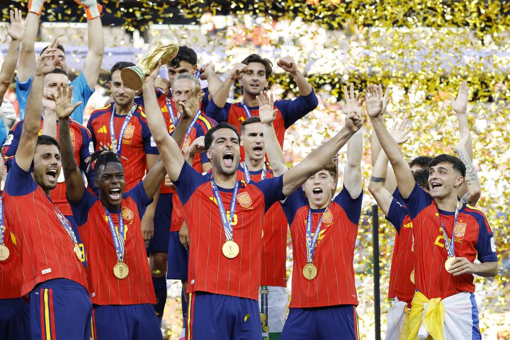 La Roja celebra su gran victoria en el Mundial