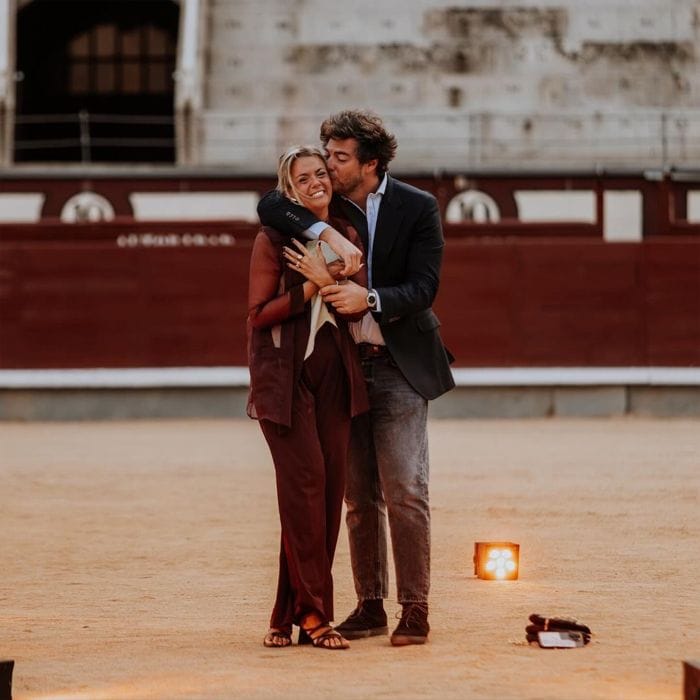 Pati Cabetas, gran amiga de Victoria de Marichalar, se compromete con Adrián Lozano, el DJ de la jet set