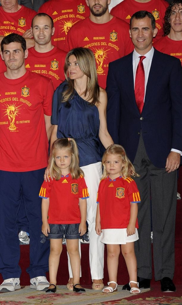 spanish king juan carlos meets fifa 2010 world cup winning team