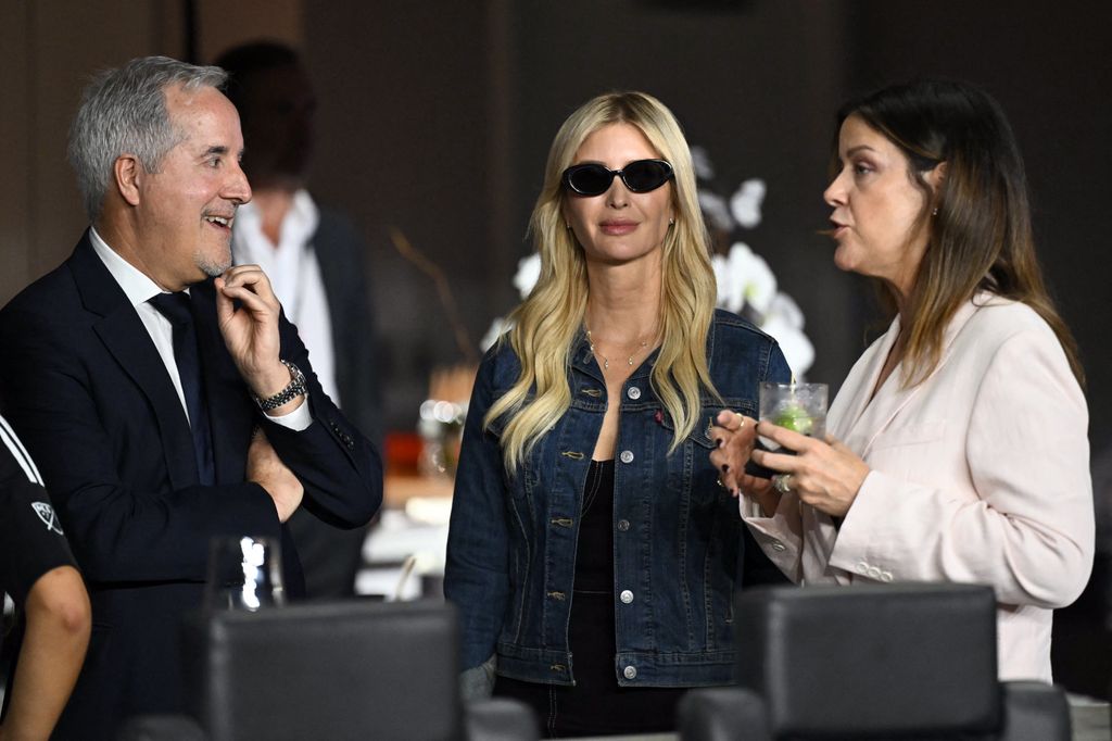 Ivanka Trump junto al empresario Jorge Mas y su esposa Aleyda.
