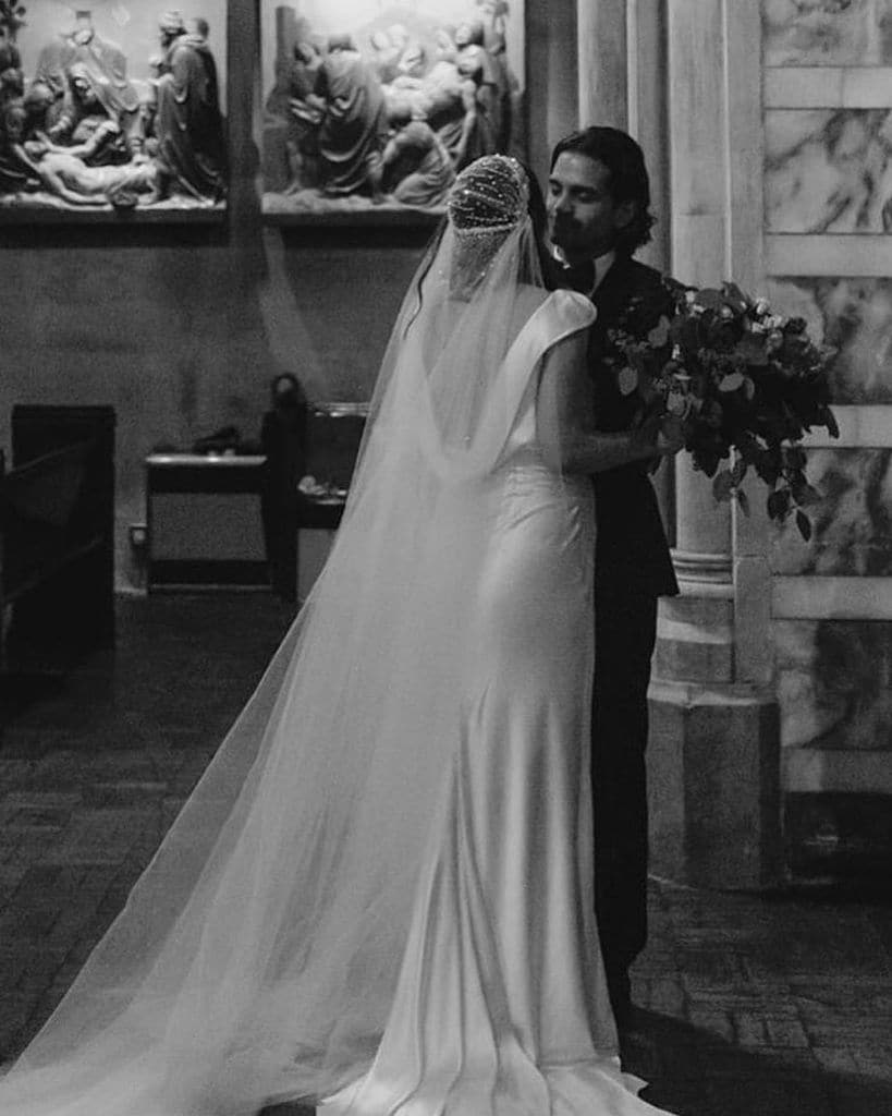 Velo de novia juliette cap a lo julieta con detalle joya