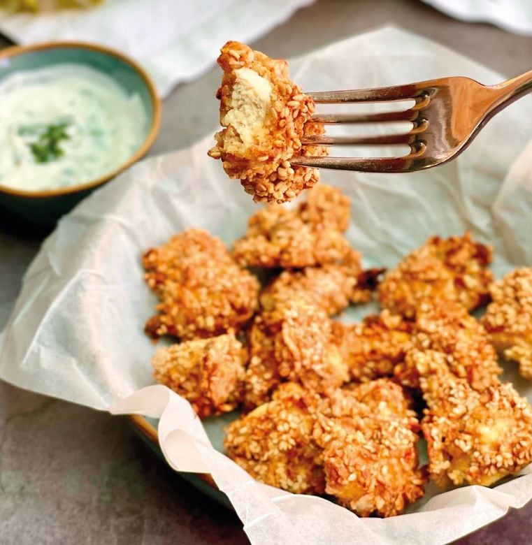Dados de pollo con sésamo