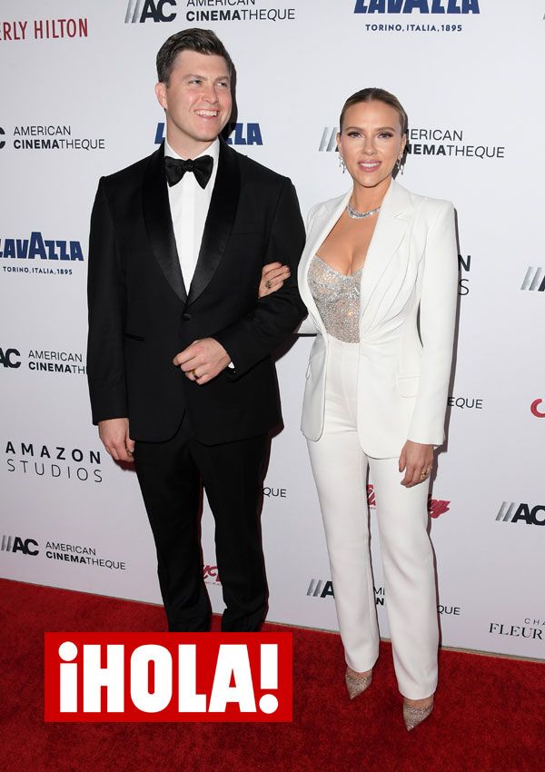Scarlett Johansson hace su gran reaparición con Colin Host y un corsé de brillantes