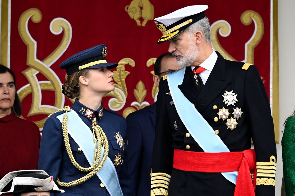 La princesa Leonor y el Rey en el desfile militar de octubre de 2025