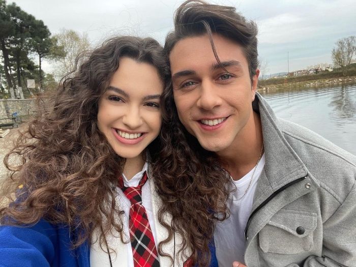 Descubre a Su Burcu Yazgi Coşkun de 'Hermanos'