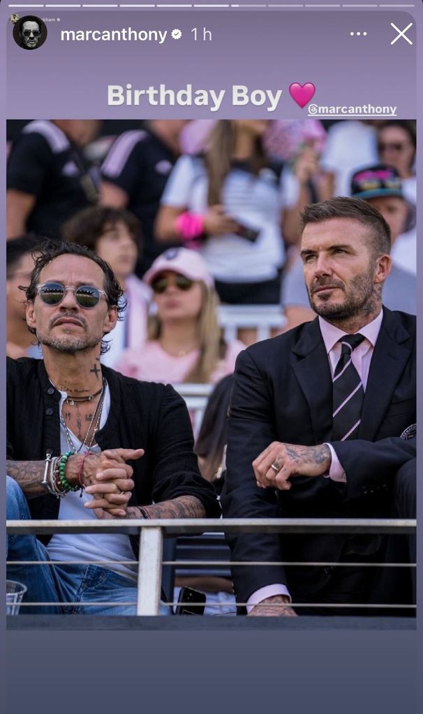 David Beckham también se sumó a los buenos deseos para el intérprete, con el que comparte una relación de varios años de amistad. 