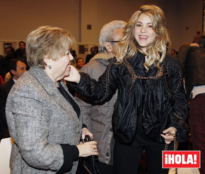 Shakira junto a su madre