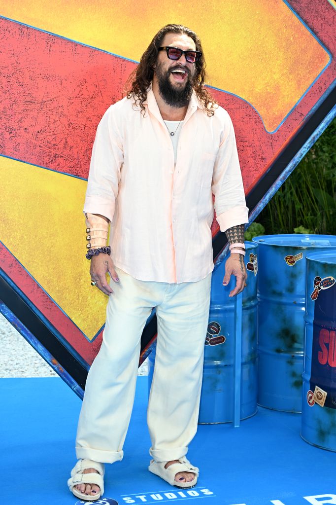 Jason Momoa de promoción con "Supergirl", reveló su canción favorita de su Ricardo Arjona.