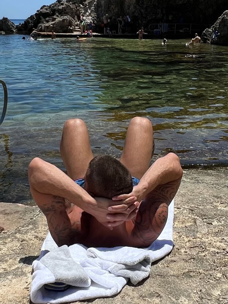 Ricky Martin aprovechó para tomar el sol 