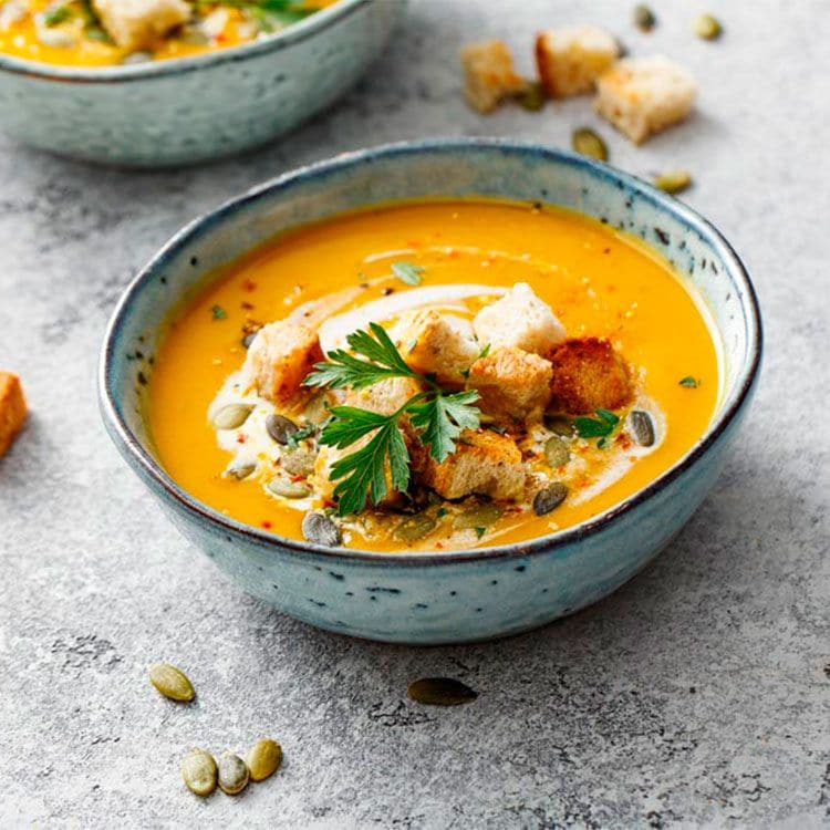 Crema de ave y zanahoria al aroma de cilantro