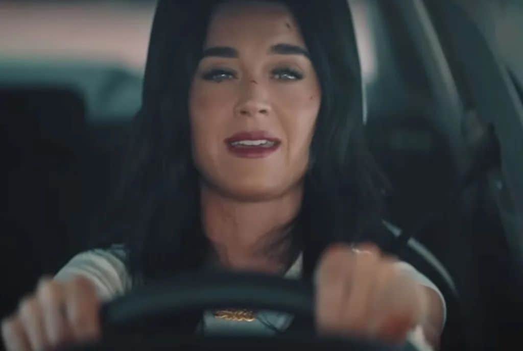 Katy Perry ha abierto su corazón en su nueva canción 'Bandais'.