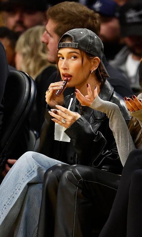 hailey con labial rhode
