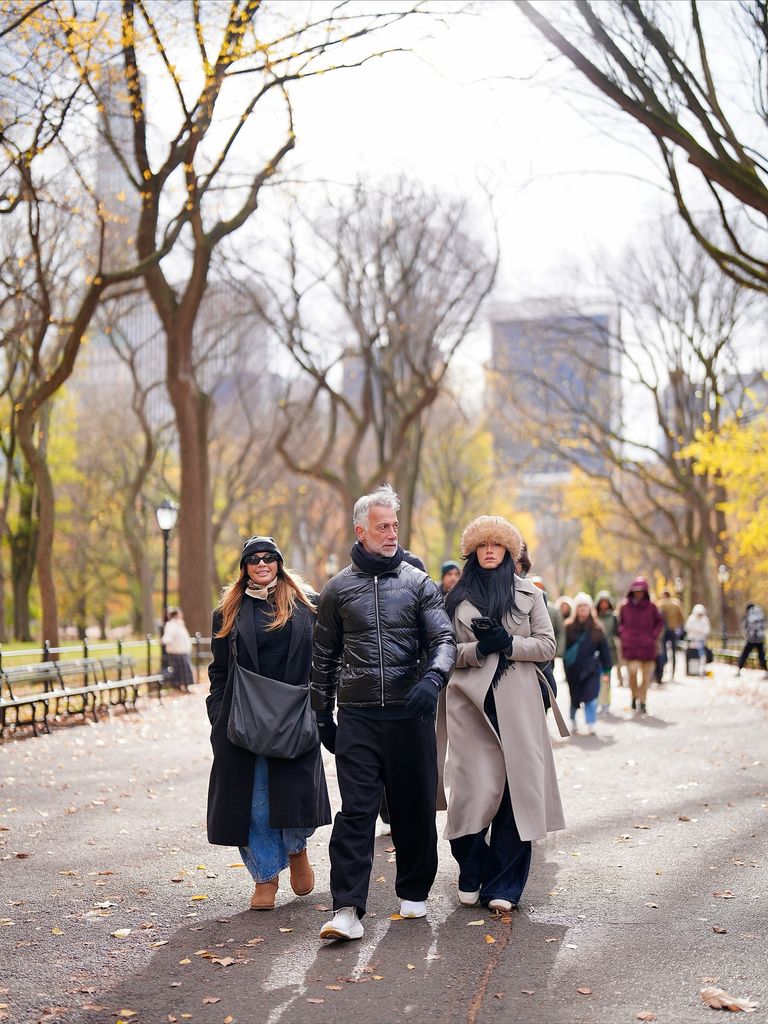 Oriana Sabatini y sus padres pasearon por el emblemático Central Park.