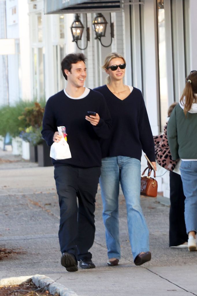 Apple Martin y su novio Moshe Levi, de paseo por Los Hamptons
