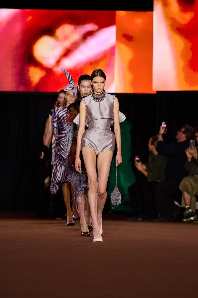 Paris Fashion Week: desfile de Mugler (Primavera/Verano 2027)