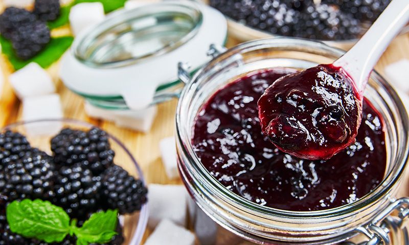 Tarta de higos y mermelada de moras