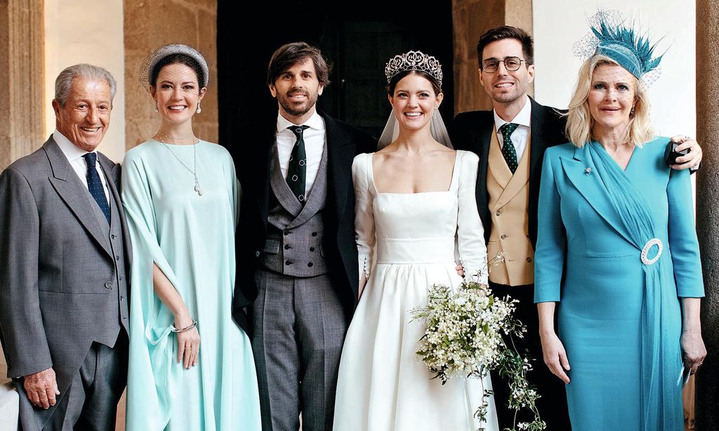 Victoria, hermana de Isabelle Junot, posa con las tendencias de verano