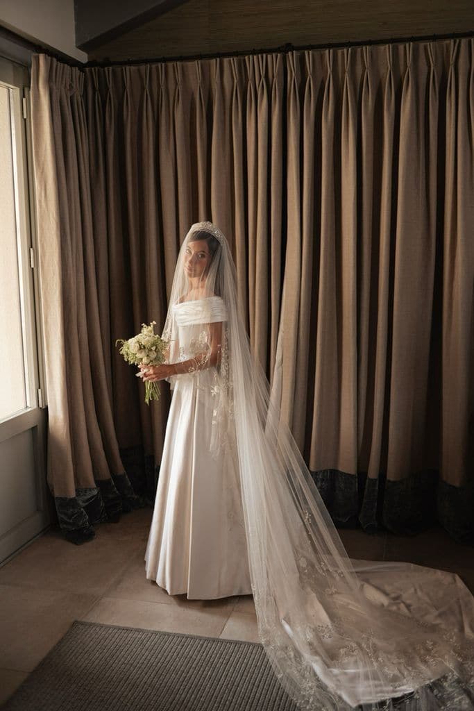 Vestido de novia de Phillipa Lepley con seda del Lago di Como