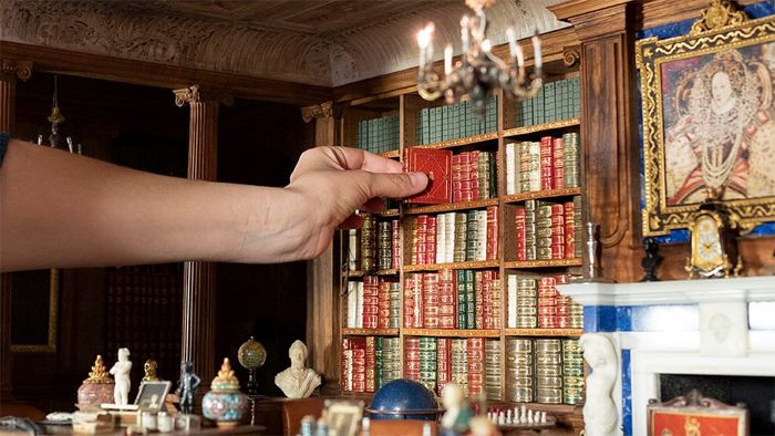 Así es la casita de muñecas de la bisabuela de Carlos III y que ahora la puedes visitar, puro lujo en miniatura