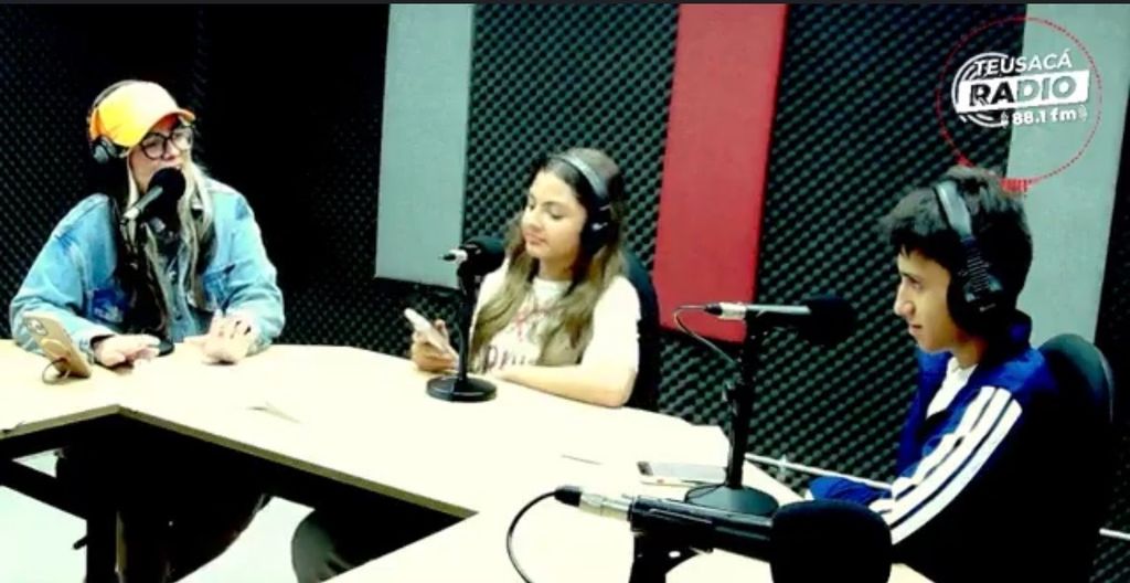 Rafaela Castro en la cabina mostrando sus habilidades.