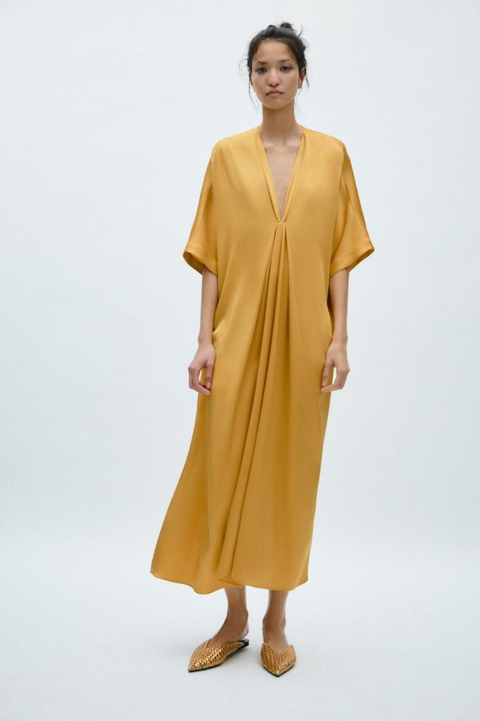 Vestidos para bodas sencillos y elegantes de las rebajas de Zara