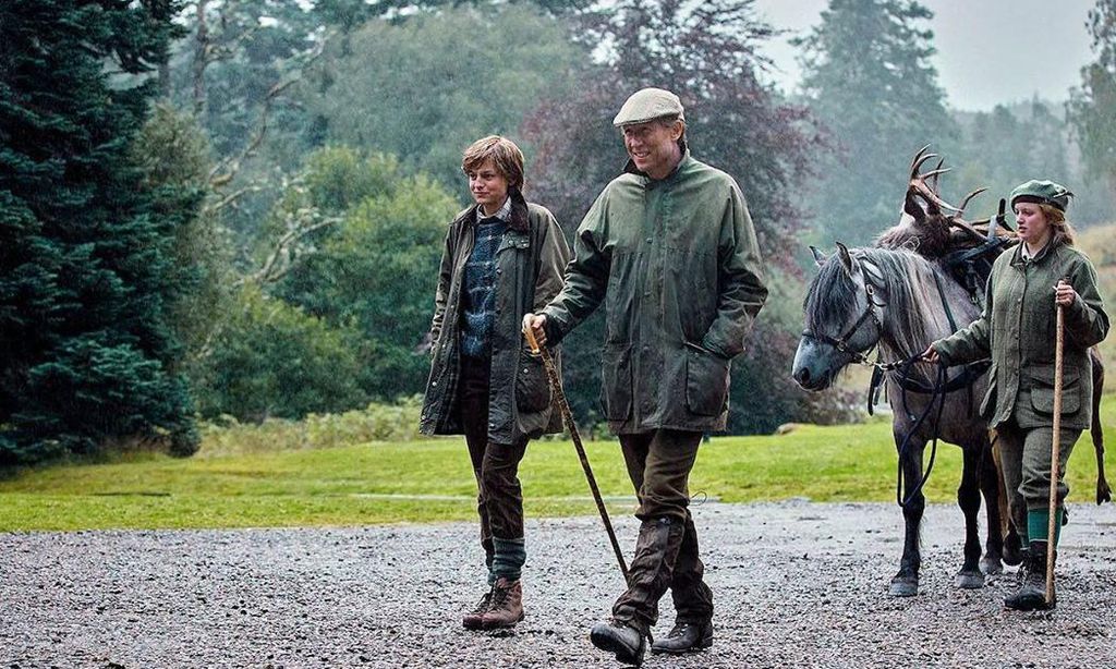emma corrin como la princesa diana en the crown
