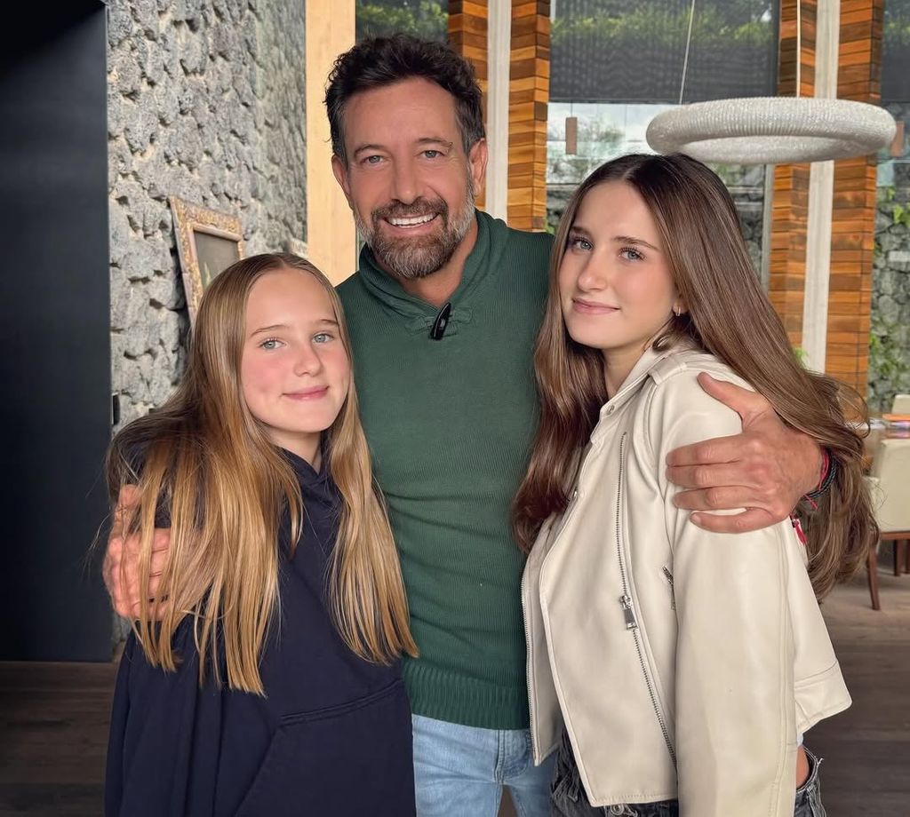 Gabriel Soto y sus hijas Elissa Marie y Miranda.