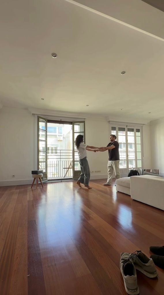 Ale Capetillo con su esposo Nader en su nuevo hogar