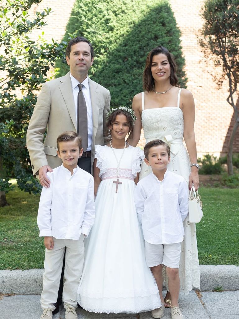 Amaïa junto a su familia.
