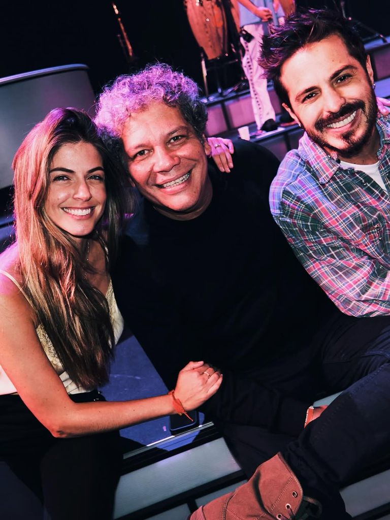 Stephanie Cayo en el concierto con Chabuco y Llane, artistas invitados