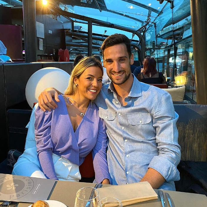 Sergio Rico con su mujer, Alba Silva 